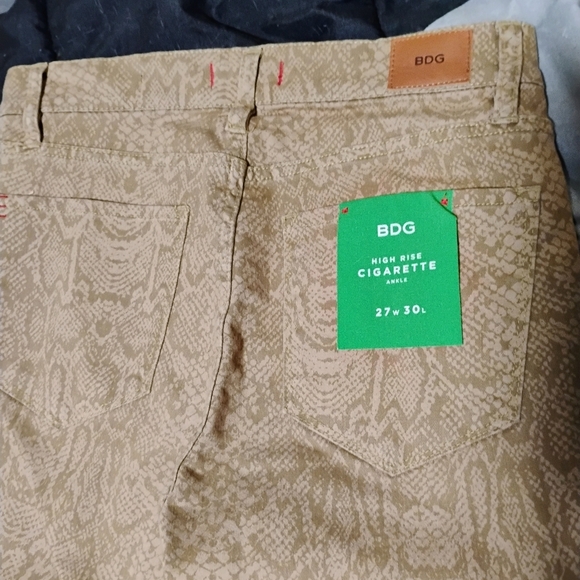 BDG Tan Ankle Snake Print Pants NWT - Picture 8 of 8